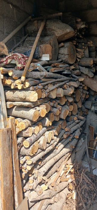 Утин дрова сотилади