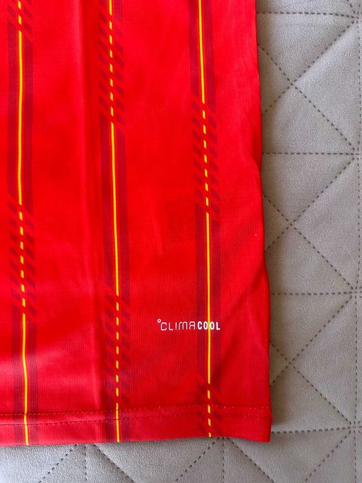 НОВА - ОРИГИНАЛНА ADIDAS Spain Световното 2026 Home Jersey – размер L