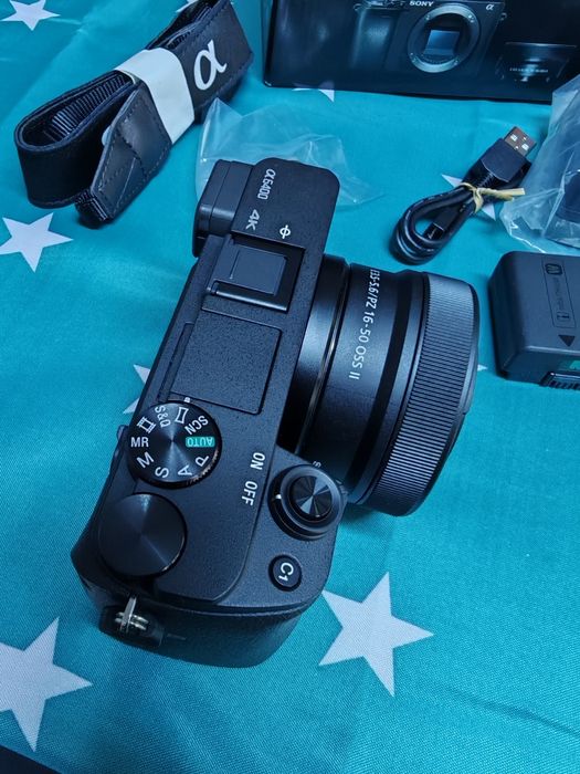 Sony Alpha 6400 (16-50mm)