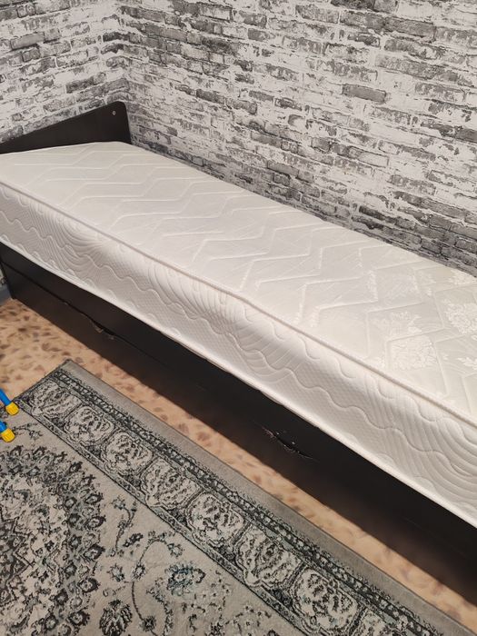 Продам матрас на кровать