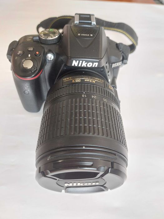 Nikon D5300 + обектив Nikkor 18-105 + Аксесоари