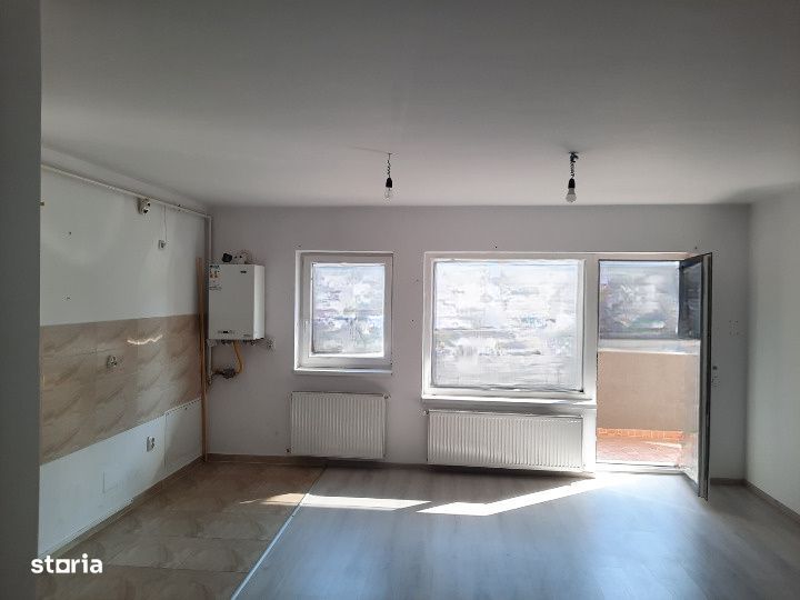 Spatiu comercial 52,17mp, 2 incaperi, parcare, intrare din strada, Ter