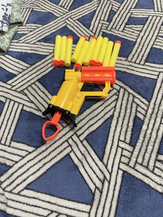 Продаю карточки, игрушки