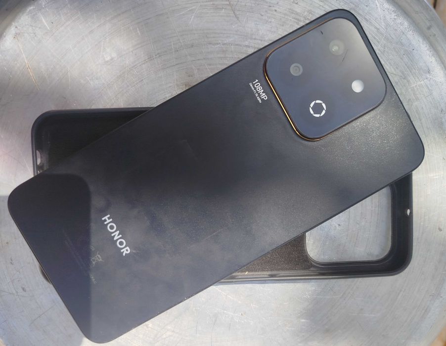 Honor X 7c smartphone sotiladi.