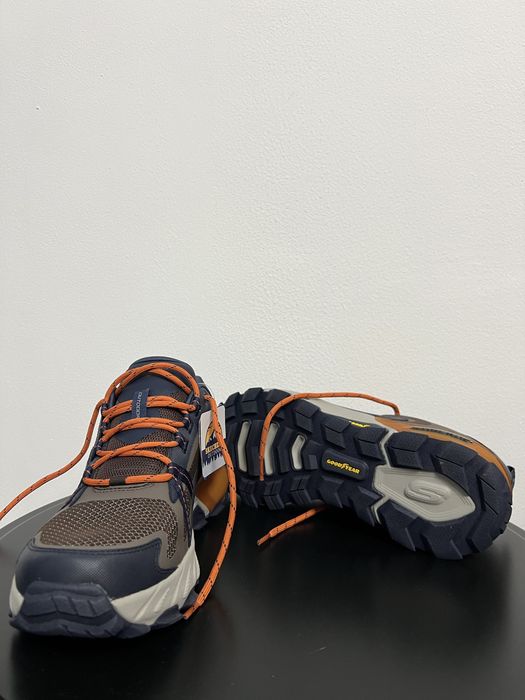 Skechers Max Protect