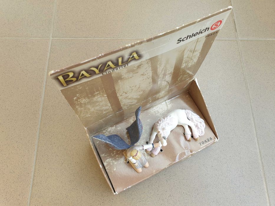 Schleich 70424 Bayala Lindariel with unicorn