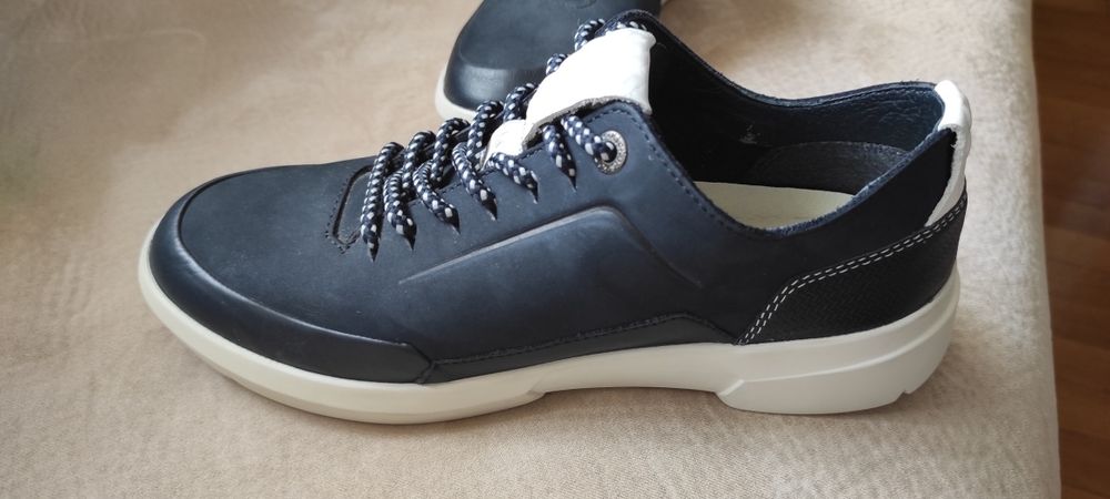 Чисто нови дамски обувки Kickers