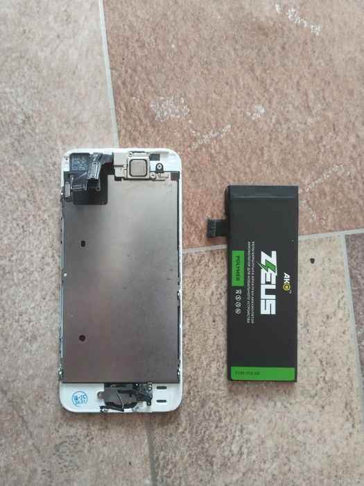 Дисплей и аккумулятор на айфон 5s