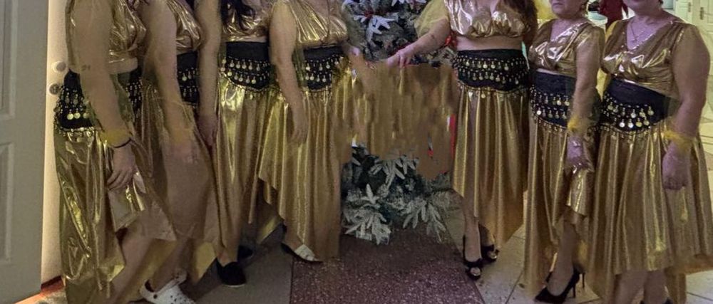 Восточный костюмы.