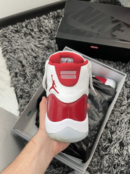 Оригинални Jordan 11 Cherry