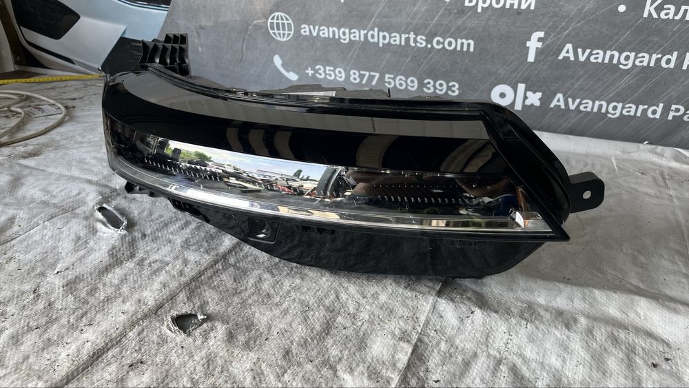 Десен фар Renault Megane 5 E-Tech