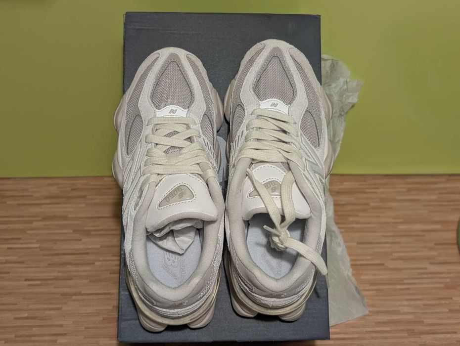 Vand New Balance 9060 Grey Moonbean Marime 38
