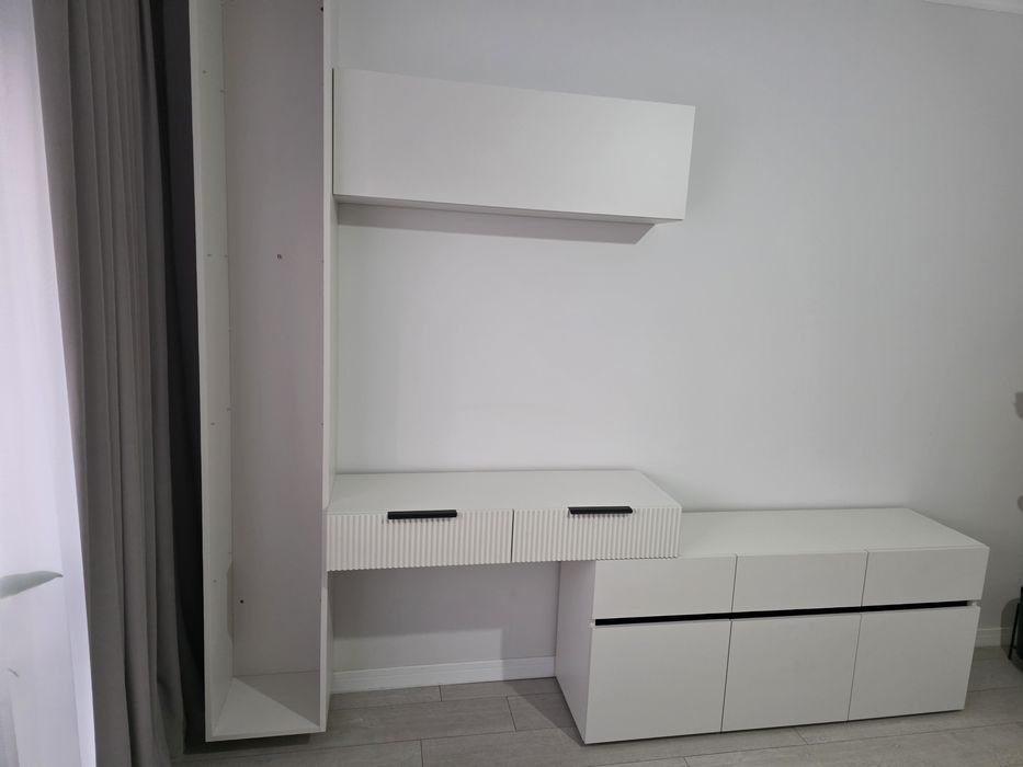 Mobilă dormitor albă, realizată pe comandă  - nouă, montată, nefolosit