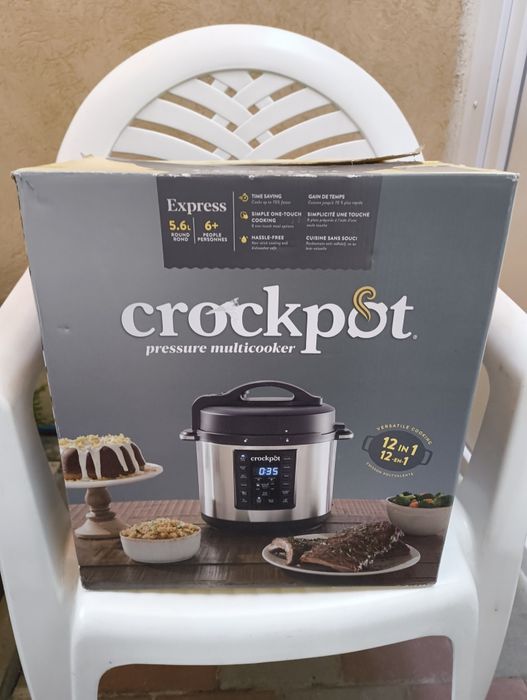 Crockpot doar testat o singură dată, aproape nou