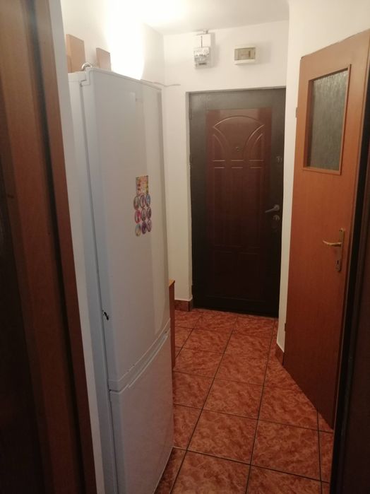 Închiriez apartament!