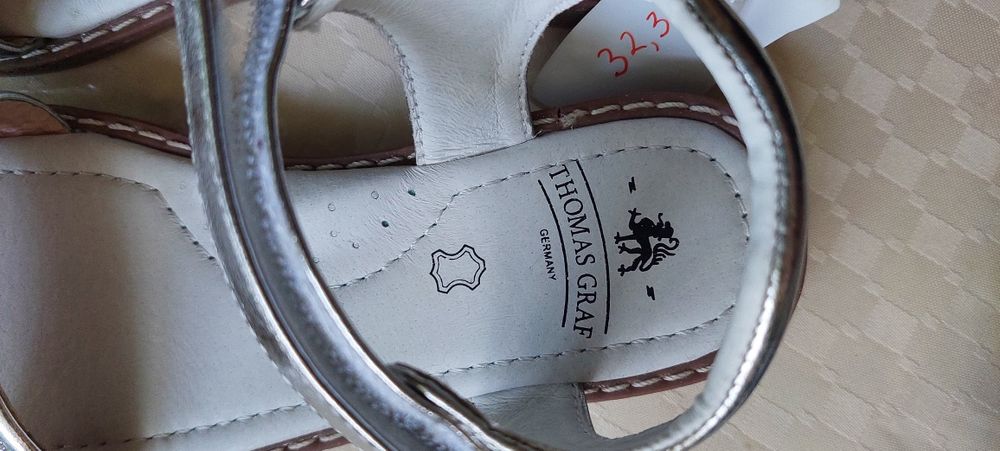 Сандалии на девочку 6-7 лет