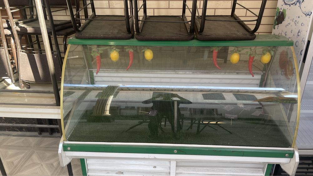 Витринный Холодильник