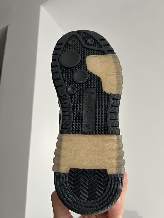 Vand Off-White Out of Office