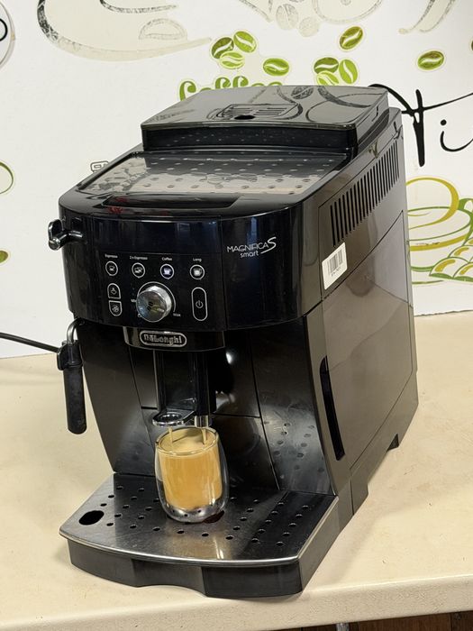 Кафемашина кафе автомат delonghi magnifica S smart с гаранция
