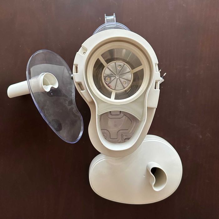 Сокоистиквачка KENWOOD JE-570