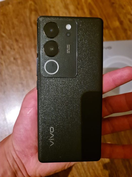 Vivo V29 продаю срочна