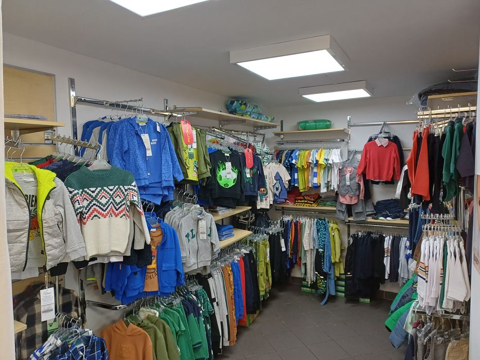 Inchiriez spatiu comercial