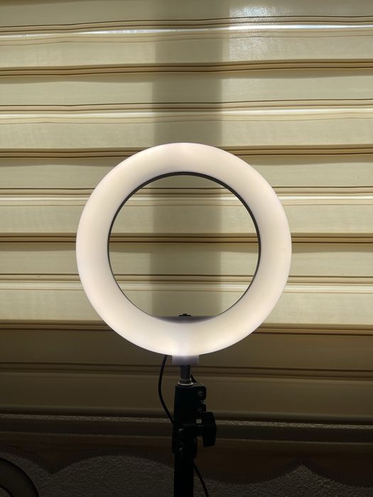 LED ринг лампи със стойки
