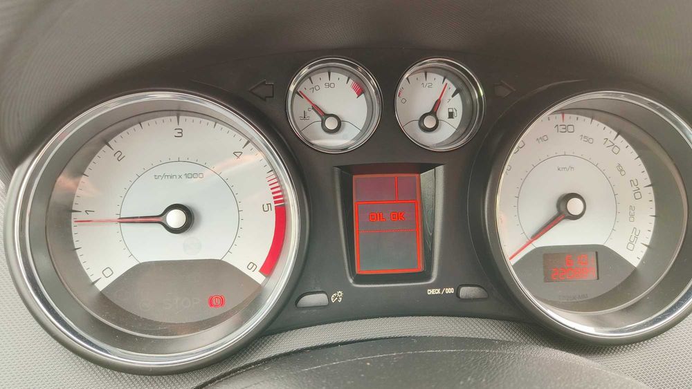 Vand/Schimb Peugeot 308 Cabrio (decapotabil) 1.6 HDI (diesel) Euro 5 2011