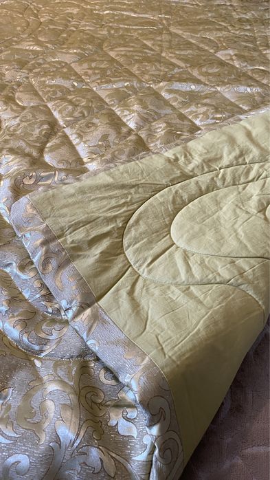 Продам одеяло (2шт)