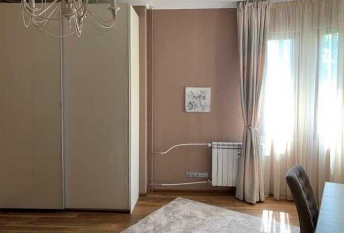 Дава се под наем Двустаен апартамент в София, Център - 70 кв.м за 398.82 € - Снимка #3