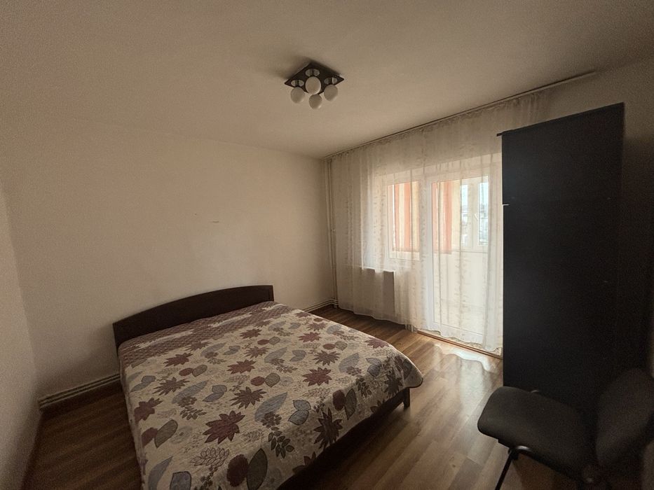 Închiriez apartament