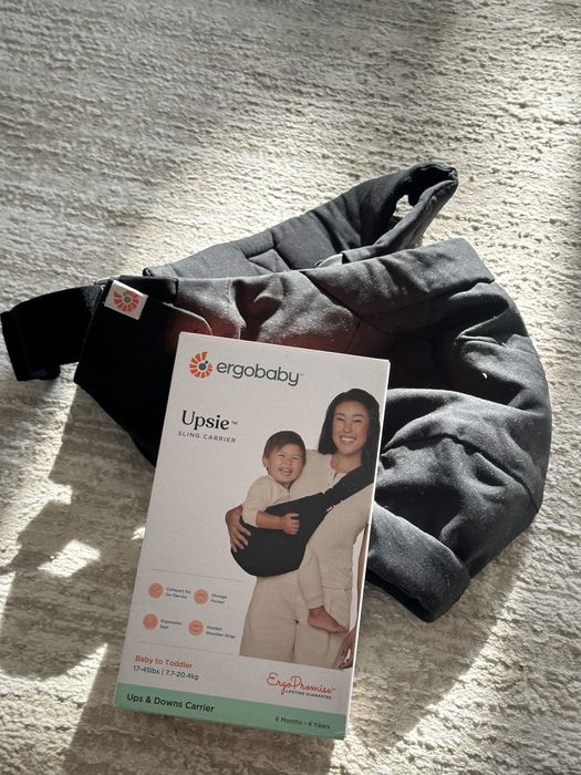 Слинг Ergobaby Upsie