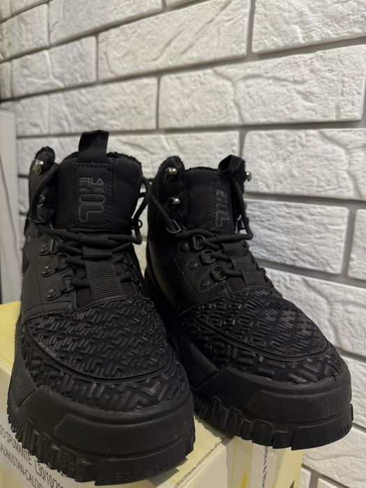 Ботинки зимние фила 36 размер