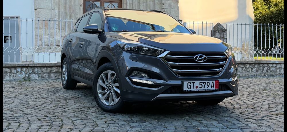 Hyundai Tucson 2.0 Diesel 184 CP Euro 6 , Cutie Automata , 4x4 , Xenon