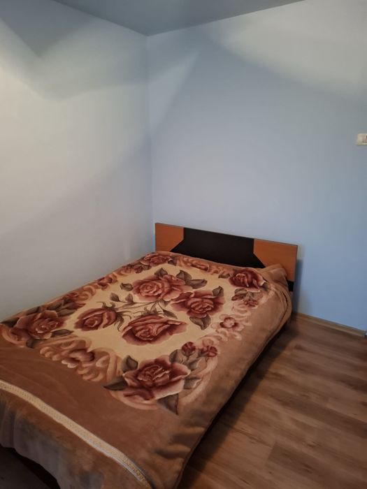 Vând apartament decomandat Titu