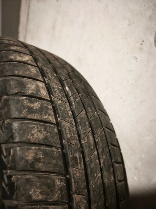 Гуми Bridgestone 235/60/18 107w