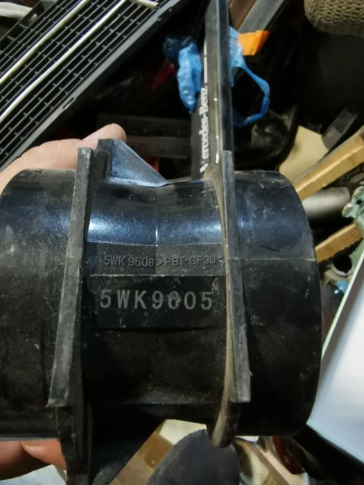 Запчастей на машине машину