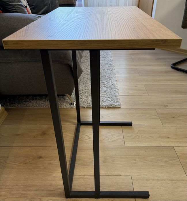 Помощна масичка с модерен дизайн