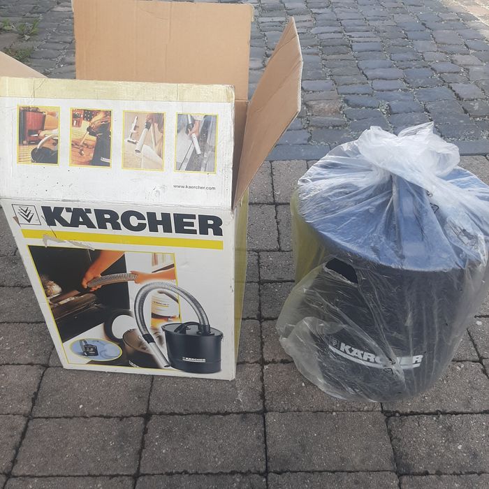Karcher aspirator, recipient care trage funingine, frunze etc
