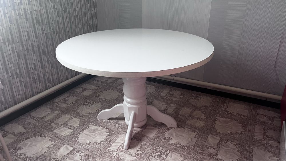 Стол для кухонной