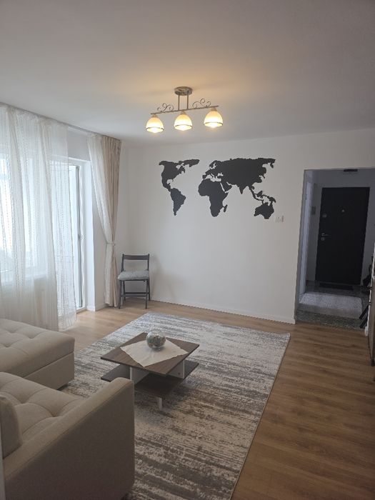 Apartament 4 camere de închiriat – Str. Bogdan Dragoș, Roman