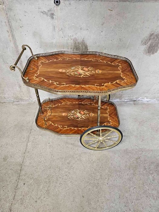 Количка за сервиране с интарзия