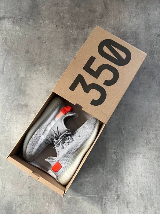 Yeezy Boost 350 V2 Tail Light