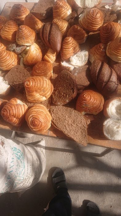 Сухой хлеб и булочки