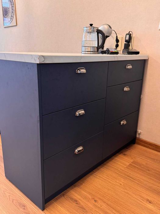 Кухненски остров ot МДФ с 6 чекмеджета