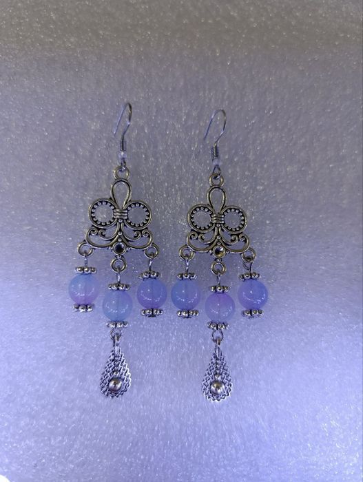 Создаю Красоту , подчеркивающую женственность .