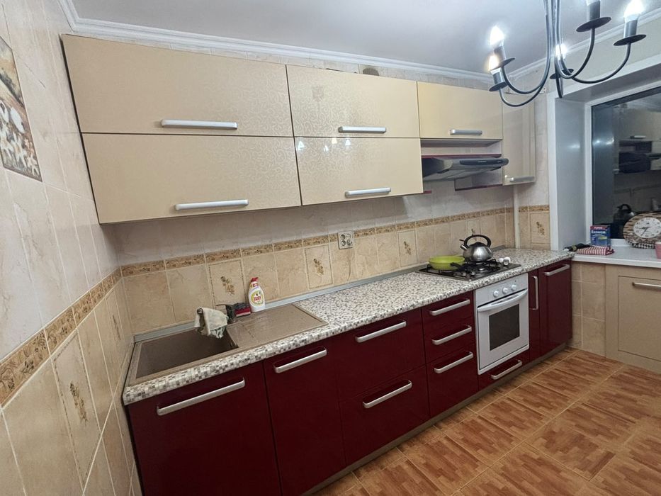 Продается кухонный гарнитур