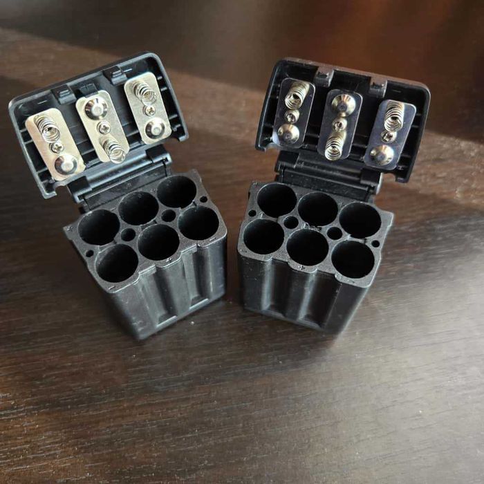 Set adaptoare baterii pentru lămpi LED (6 baterii R6) cu montura Sony