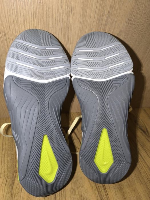 Маратонки- Nikeе