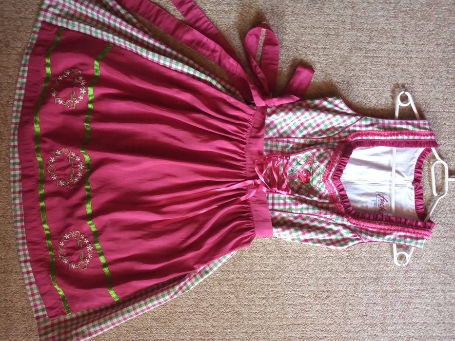 rochie Dirndl bavareza Oktoberfest